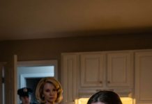 Nunca pensé que la sangre pudiera sentirse tan fría. “Fírmalo,” siseó mi madrastra, azotando los papeles sobre la mesa. Sus uñas se clavaron en mi muñeca mientras susurraba: “Tu padre me eligió a mí. Tú no eres nada.” Sentí el sabor metálico en la boca, la mejilla ardiendo donde me había golpeado—otra vez. “Solo dile que no lo quieres,” dijo, sonriendo como si fuera misericordia. Miré la línea de la firma… y luego la puerta detrás de ella, que se abría lentamente. Y entonces lo entendí: alguien lo había escuchado todo.