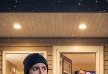 “No me invitaron a la fiesta de Nochevieja—me prohibieron ir. ‘No nos avergüences’, espetó mi padre, cerrándome la puerta en la cara. Me quedé de pie en el frío, viendo cómo los fuegos artificiales estallaban sin mí… hasta que mi teléfono vibró. ALERTA BANCARIA: $1,000,000,000.00 Casi se me doblaron las rodillas. Entonces la puerta se entreabrió. La voz de mi padre se quebró: —…¿Qué hiciste? Sonreí, pero me temblaban las manos—porque el dinero no era la verdadera sorpresa. Era quién lo había enviado.”