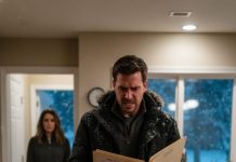 He came home right as a snowstorm hit and saw his mother locked outside in the freezing cold—then what he saw inside made his marriage collapse. “Mom? Why are you out here—why is the door locked?”