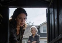 Mi madre encerró a mi hija de ocho años en un cuarto de almacenamiento durante dos días—sin comida, sin agua, todo por un juguete que su precioso nieto quería. Cuando por fin forcé la puerta y la abracé, ella se desplomó en mis brazos y susurró: “Mami… tenía tanto miedo.” Me giré hacia mi madre, temblando de rabia, y aun así se atrevió a decir: “Solo era disciplina.” Ella creía que estaba protegiendo a su nieto favorito. No tenía idea de lo que yo estaba a punto de hacer después.