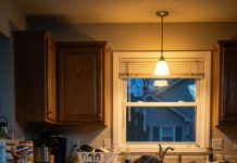 “‘Why isn’t dinner ready yet?’ was the first thing my husband said when he walked through the door and found me slumped against the kitchen counter, too dizzy to stand straight. I had spent the whole day fighting exhaustion, pain, and a silence in that house that felt heavier than hunger. I remember staring at him, wondering how he could miss what was right in front of him—until the next few minutes exposed exactly what kind of marriage I was living in.”