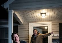 “No me quedaba nada: ni hogar, ni matrimonio, y un bebé creciendo dentro de mí del que mi esposo ni siquiera sabía. ‘¡Lárgate!’, gritó, empujándome hacia la puerta después de firmar los papeles del divorcio. Caí con fuerza, con una mano protegiendo mi vientre, y mi corazón rompiéndose más fuerte que mi grito. Pensé que ese era el momento más cruel de mi vida… hasta que tres días después, volvió temblando, me miró a los ojos y dijo: ‘Cometí un terrible error.’”