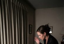 “I’m not your maid!” I wanted to scream, but fever had drained every ounce of strength from my body. Jobless, broke, and suddenly worthless in their eyes, I was ordered around by my own children like a servant. Then my daughter-in-law stormed in, shouting, “Get up and wash the dishes!” When I didn’t move, her hands struck me again and again. That was the moment I made one final decision—they would lose everything.