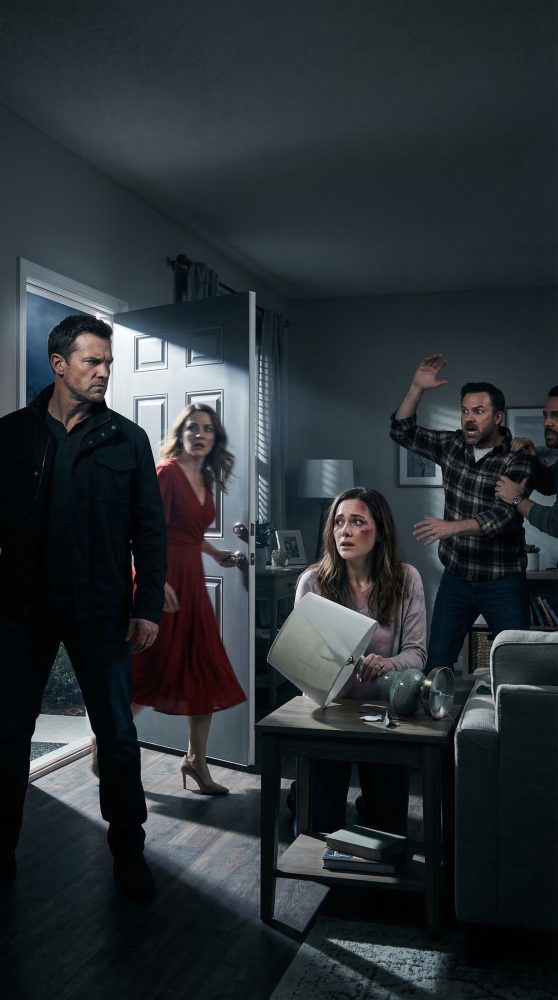 A_dramatic_highimpact_cinematic_scene_inside_a_sub_delpmaspu