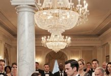 “Me mentiste”, susurré, mirando a la mujer que estaba al lado de mi esposo, la que llevaba el collar que él afirmaba haber hecho para mí. “Ella no significa nada”, espetó, justo antes de que su mano me hiciera caer violentamente al suelo. El dolor me atravesó, y también la verdad: mi matrimonio era una actuación, mi embarazo una molestia, y el imperio que él juró proteger ya estaba ardiendo. Cuando mi padre juró vengarse, supe que eso era solo el comienzo.