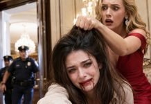 La sangre negra salió de mi boca y manchó la mesa de caoba mientras mi cuerpo se paralizaba. Ruby me agarró del cabello y estrelló mi cara contra los platos rotos. —Todo tiene un precio, Morgan… y tu muerte paga la herencia que siempre debió ser mía. Escupí sangre, sonreí y pulsé enviar. —Entonces será mejor que corras, hermana… porque ellos ya vienen.