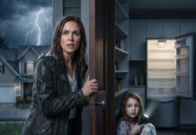 MY 8-YEAR-OLD NIECE CALLED ME ON A STORMY NIGHT: “I’M ALONE, STARVING… PLEASE HELP, AUNTIE!” I RUSHED TO MY PARENTS’ HOUSE – WHERE SHE WAS LIVING UNDER THEIR CARE. WHAT I FOUND THERE MADE MY BLOOD BOIL.