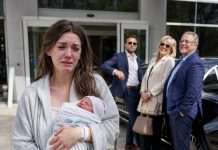 I had just been discharged from the hospital after giving birth when my husband made me take the bus home, while he secretly drove the Maybach and took his entire family out for hotpot. 2 hours later, he went bankrupt, and the revelation of my identity terrified his entire family…