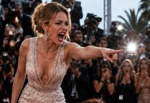 “‘Smile for the cameras,’ my sister whispered, then leaned into the microphone. ‘The truth is… my little sister built her career on lies.’ Gasps exploded across the press room as reporters turned toward me. My hands trembled, but I refused to cry. She had spent years destroying my reputation with cruel rumors. What she didn’t know was that I had one piece of evidence powerful enough to end her career forever…”