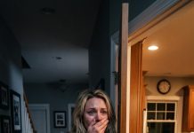 After my divorce, I moved back in with my parents, bringing my daughter and the $35,000 I had left to my name. One night, I heard whispering in the kitchen. Then my father said, “She can never find out what we did with her money.” My blood ran cold. I peeked through the doorway—and what I saw made me grab my daughter and whisper, “Get your shoes. We’re leaving right now.” But we weren’t supposed to make it out unnoticed…